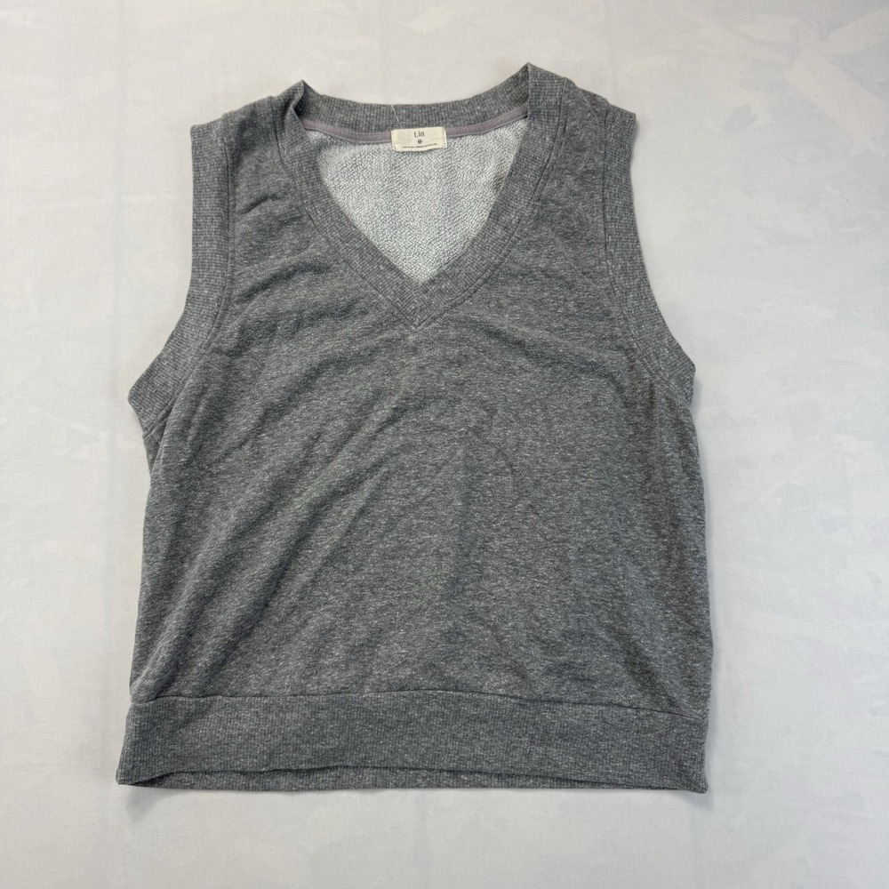 t.la Women's Medium Gray Made in USA V-Neck Sleeveless Sweatshirt Knit Top